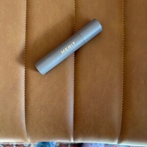 Merit minimalistic concealer-Linen